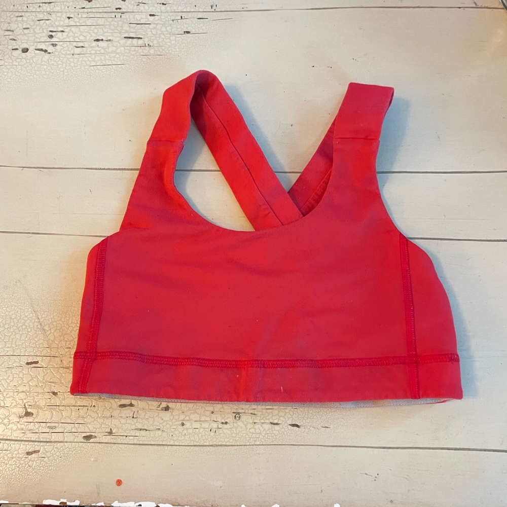 Lululemon sports bra